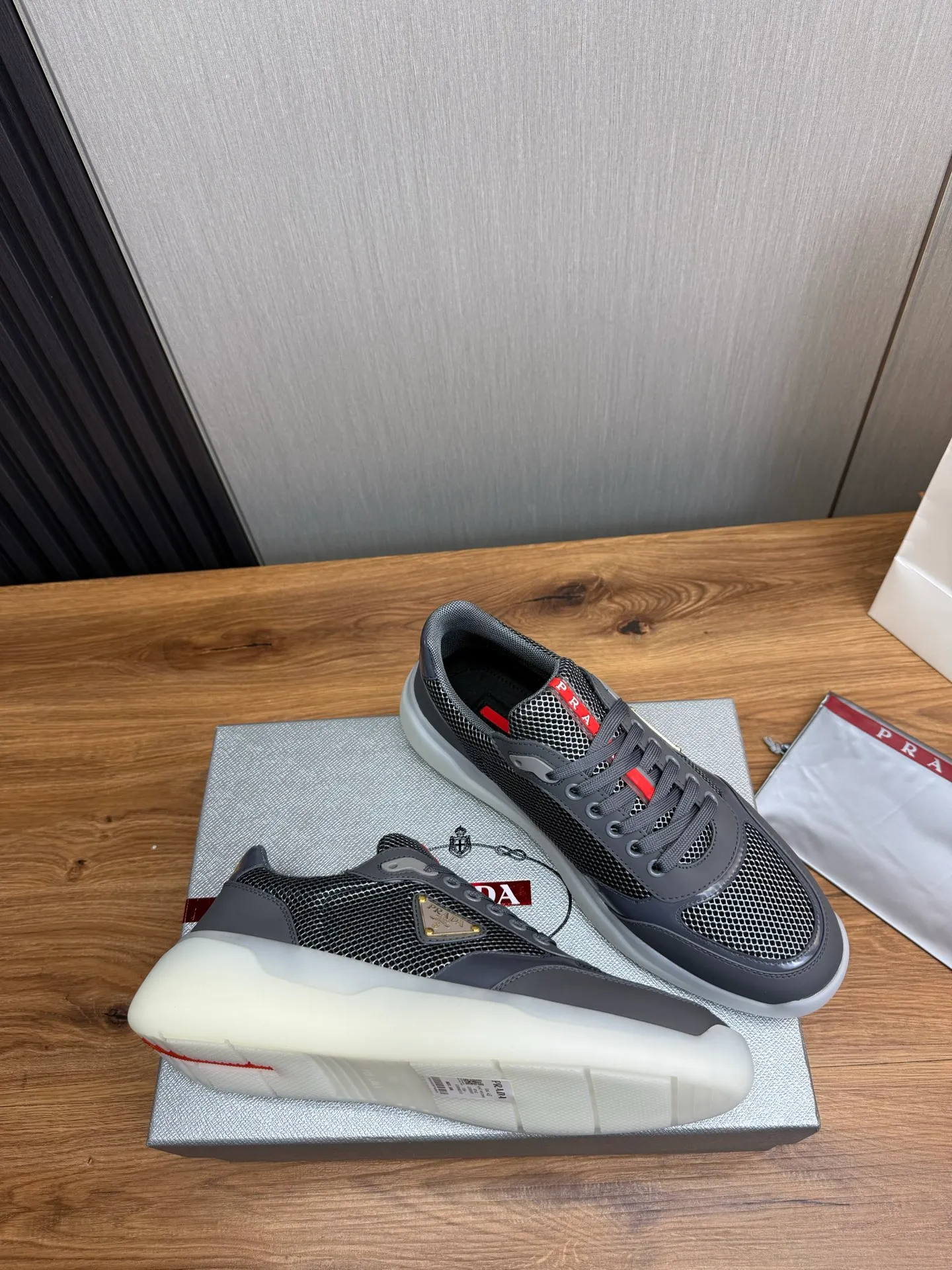 Factory price 620💰 [PRADA] Official website synchronizes new models, high-quality shipments ✔️Hot sale🔥 Original cowhide + cowhide lining, 1🆚1 replica, original bottom, 38-45 (men's 45 is custom-made and cannot be returned)